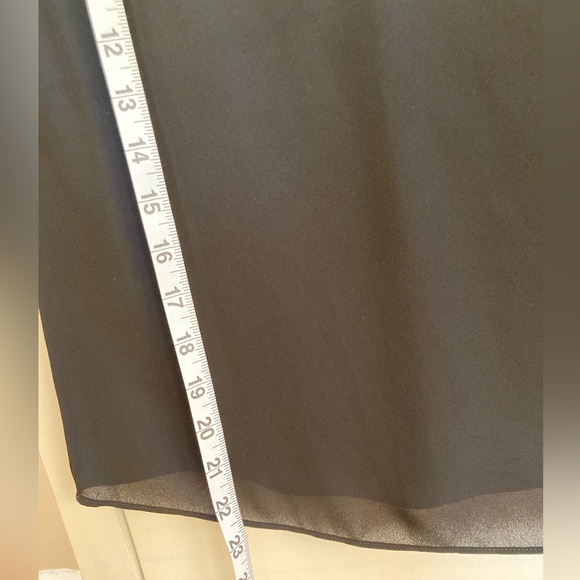 V-Neck blouse - Picture 5 of 5